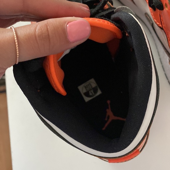 Jordan’s orange black - Picture 5 of 5